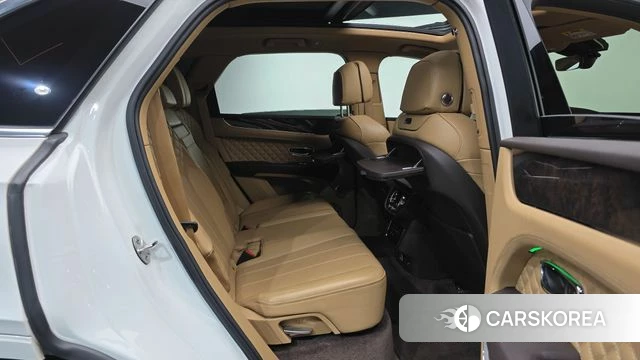 Bentley Bentayga 2022 Белый из Кореи, фото 3