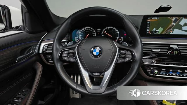 BMW 5 Series (G30) 2018 Белый из Кореи, фото 3