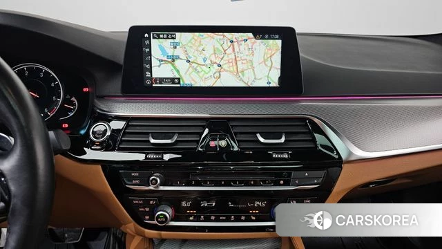 BMW 5 Series (G30) 2018 Небесно-голубой из Кореи, фото 3
