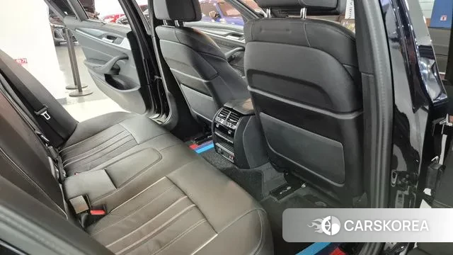 BMW 5 Series (G30) 2022 Черный из Кореи, фото 3