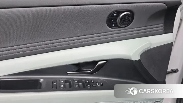 Hyundai The New Avante (CN7) 2025 Серебристо-серый из Кореи, фото 3