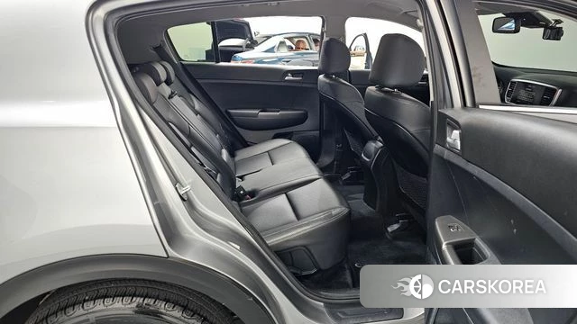 Kia Sportage The Bold 2021 Серебряный из Кореи, фото 3