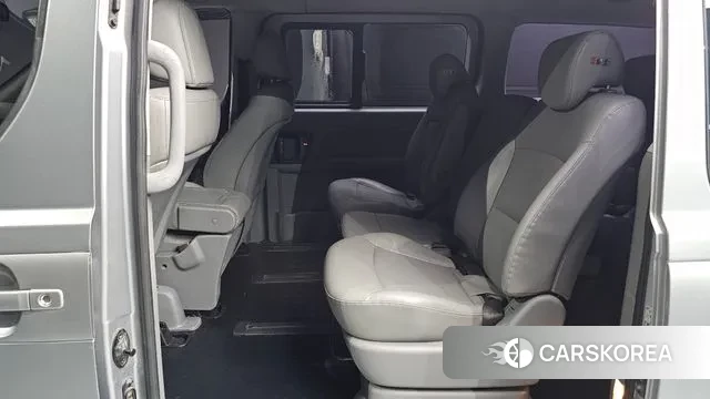 Hyundai The New Grand Starex 2018 Серебристо-серый из Кореи, фото 3