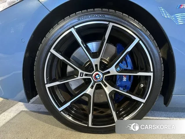 BMW 8 Series (G15) 2021 Небесно-голубой из Кореи, фото 3