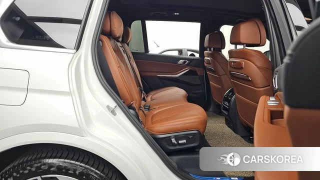 BMW X7 (G07) 2024 Белый из Кореи, фото 3