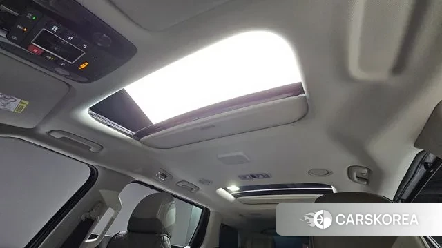 Kia The New Carnival 4th Generation 2025 Серебристо-серый из Кореи, фото 3