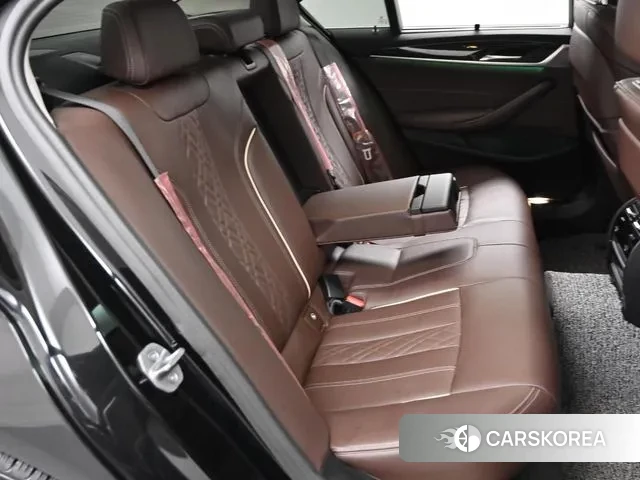 BMW 5 Series (G30) 2023 Черный из Кореи, фото 3