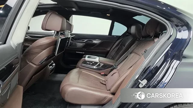 BMW 7 Series (G11) 2018 Черный из Кореи, фото 3
