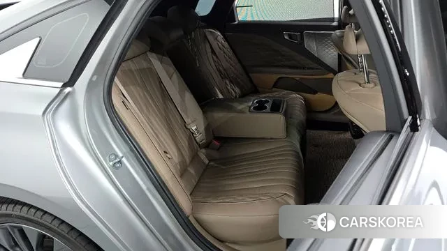 Kia K8 2024 Серебристо-серый из Кореи, фото 3