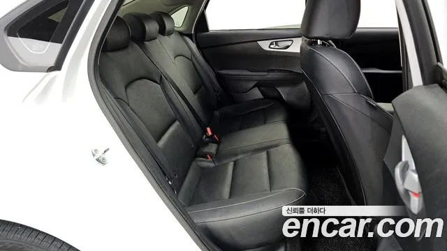 Kia The New K3 2nd generation 2022 Белый из Кореи, фото 3