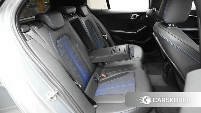 BMW 1 Series (F40) 2023 Серебряный из Кореи, фото 3