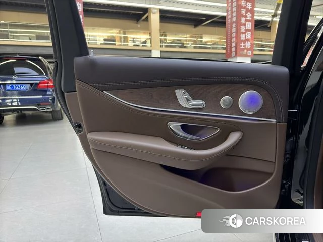 Mercedes-Benz E-class 2023 Черный из Китая, фото 3
