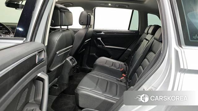 Volkswagen Tiguan second Generation 2018 Серебристо-серый из Кореи, фото 3