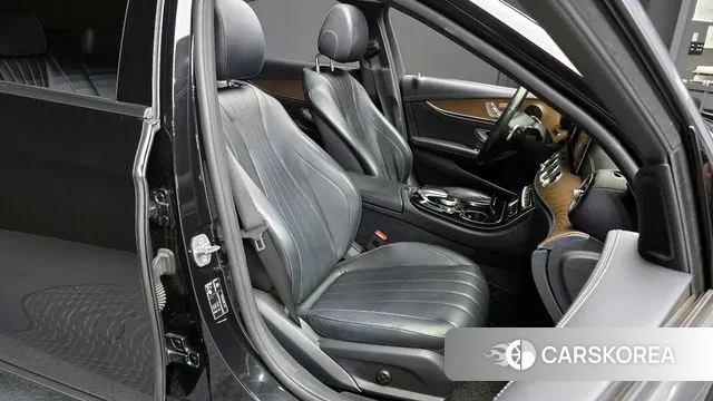 Mercedes-Benz E-Class W213 2018 Черный из Кореи, фото 3