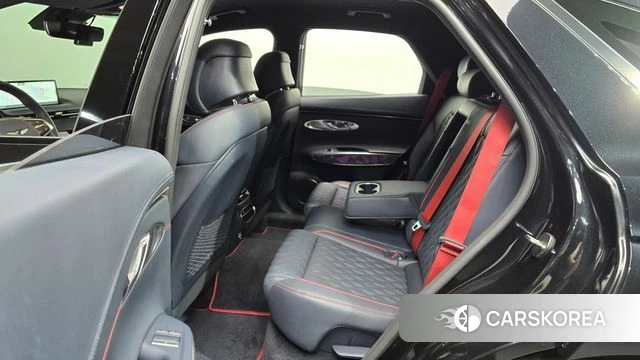 Genesis GV70 2022 Черный из Кореи, фото 3