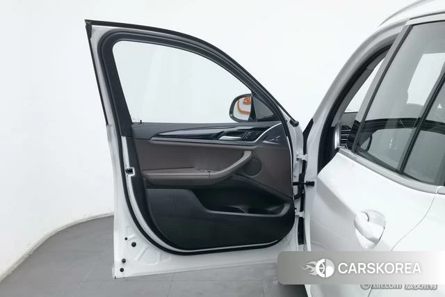 BMW X3 2023 Белый из Китая, фото 3