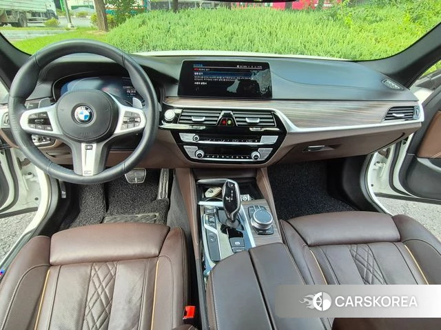BMW 5 Series (G30) 2020 Белый из Кореи, фото 3
