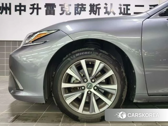Lexus ES 2021 Темно-серый из Китая, фото 3