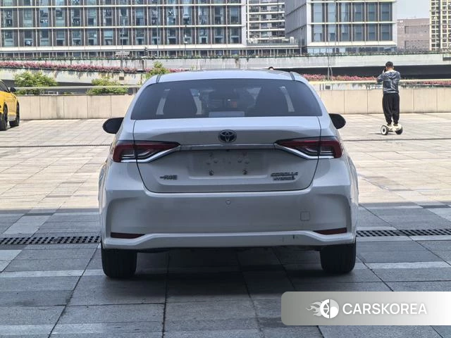 Toyota Corolla 2021 Белый из Китая, фото 3