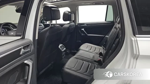 Volkswagen Tiguan second Generation 2022 Белый из Кореи, фото 3