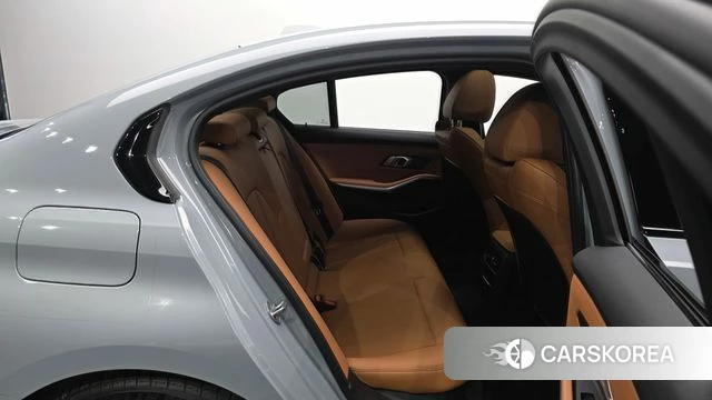 BMW 3 Series (G20) 2023 Серебристо-серый из Кореи, фото 3