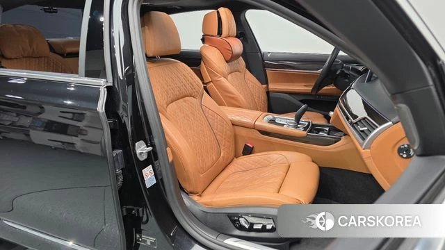 BMW 7 Series (G11) 2021 Черный из Кореи, фото 3