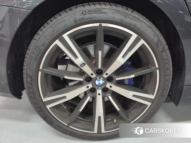 BMW 5 Series (G60) 2025 Серый из Кореи, фото 3