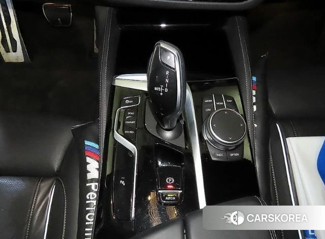 BMW 5 Series (G30) 2021 Белый из Кореи, фото 3