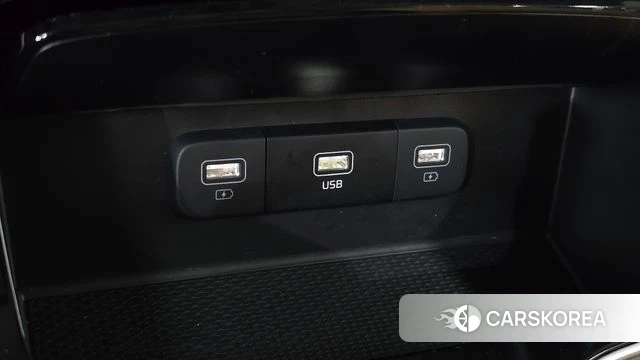 Kia Carnival 4th generation 2023 Белый из Кореи, фото 3