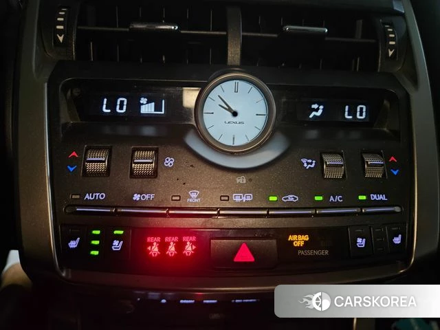 Lexus NX300h 2018 Серебристо-серый из Кореи, фото 3