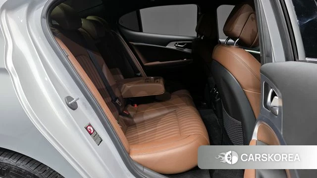 Genesis G70 2019 Серебристо-серый из Кореи, фото 3