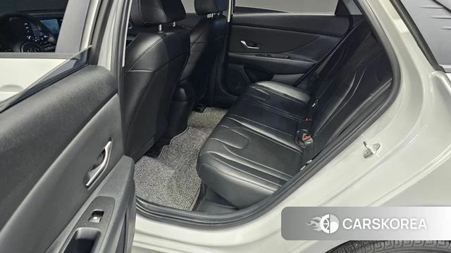 Hyundai Avante Hybrid (CN7) 2022 Серебристо-серый из Кореи, фото 3