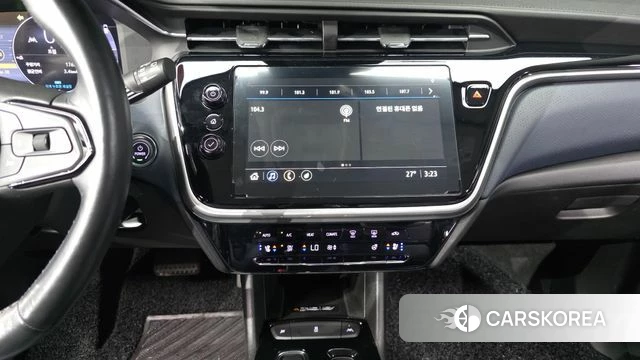 Chevrolet (GM Daewoo) Bolt EUV 2023 Светло-серебряный цвет из Кореи, фото 3