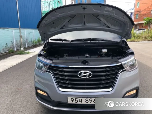 Hyundai The New Grand Starex 2021 Серебристо-серый из Кореи, фото 3