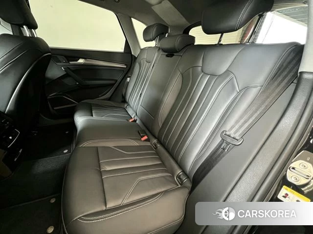 Audi Q5L 2022 Черный из Китая, фото 3