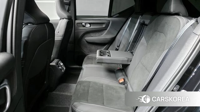 Volvo XC40 2025 Черный из Кореи, фото 3