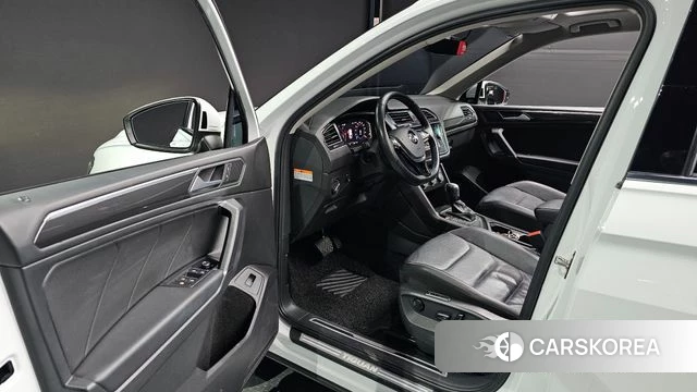 Volkswagen Tiguan Allspace 2020 Белый из Кореи, фото 3