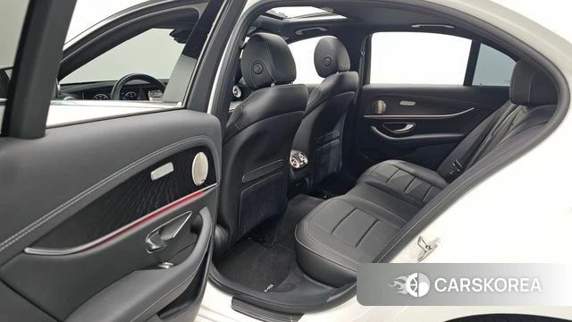 Mercedes-Benz E-Class W213 2023 Белый из Кореи, фото 3