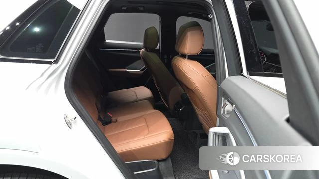 Audi Q3 (F3) 2025 Белый из Кореи, фото 3