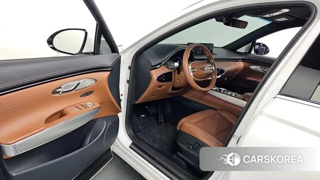 Genesis GV70 2023 Белый из Кореи, фото 3