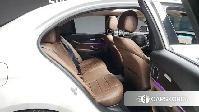 Mercedes-Benz E-Class W213 2018 Белый из Кореи, фото 3