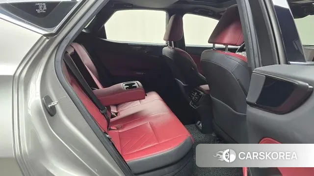 Lexus NX350h Second generation 2023 Серебристо-серый из Кореи, фото 3