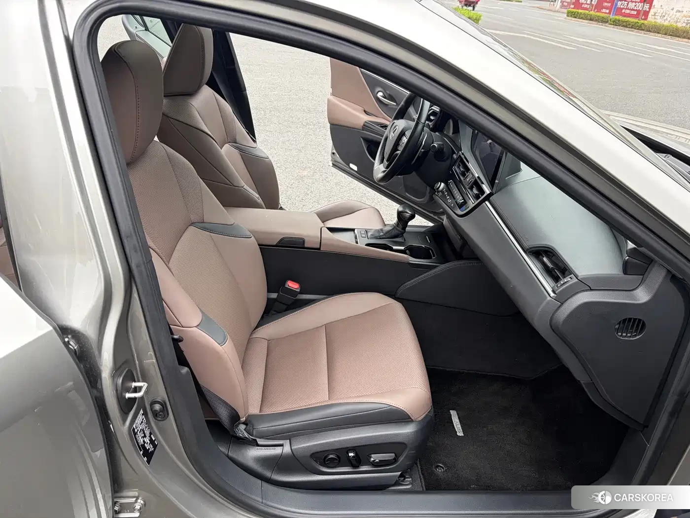 Lexus ES 2024 Silver/gray из Китая, фото 3