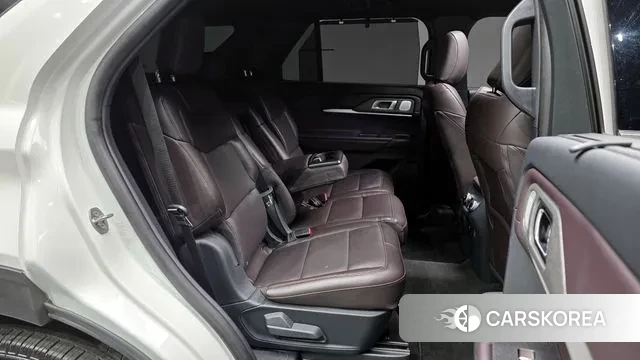 Ford Explorer 6th Generation 2024 Белый из Кореи, фото 3