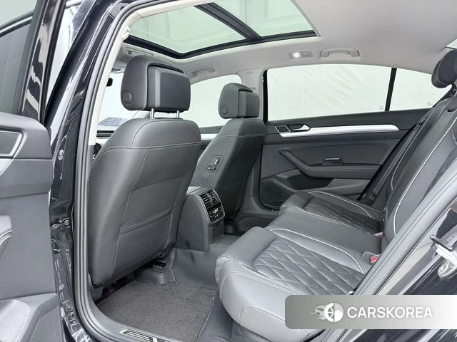 Volkswagen Magotan PHEV 2024 Черный из Китая, фото 3