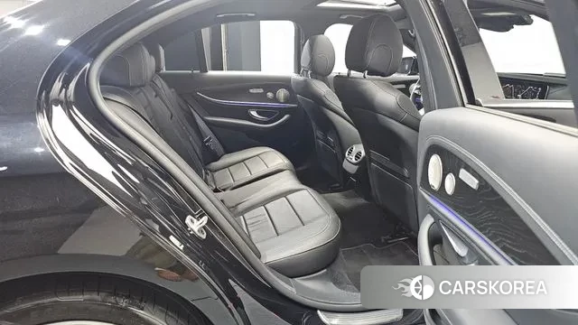 Mercedes-Benz E-Class W213 2023 Черный из Кореи, фото 3