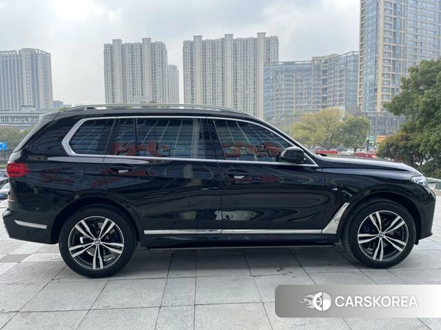 BMW X7 2021 Черный из Китая, фото 3