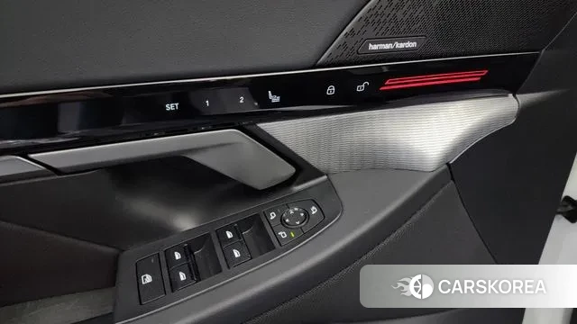 BMW 5 Series (G60) 2024 Белый из Кореи, фото 3