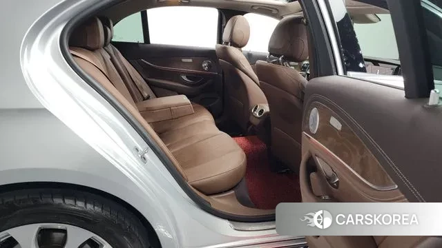 Mercedes-Benz E-Class W213 2019 Серебряный из Кореи, фото 3