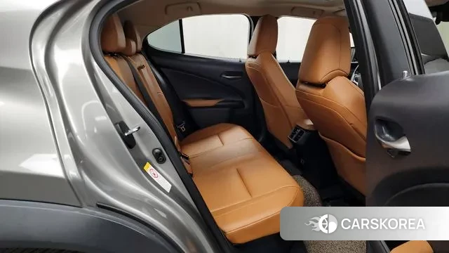 Lexus UX250h 2019 Серебристо-серый из Кореи, фото 3